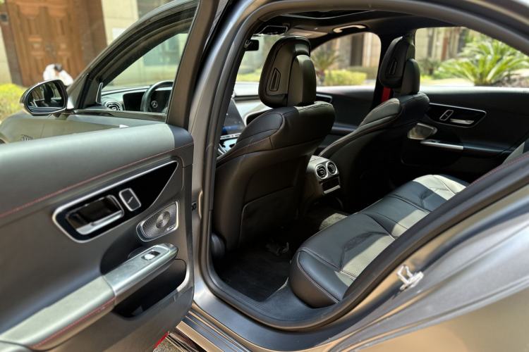 Used Mercedes-Benz C-Class AMG 2024 AMG C 43 4MATIC Special Edition Interior 7