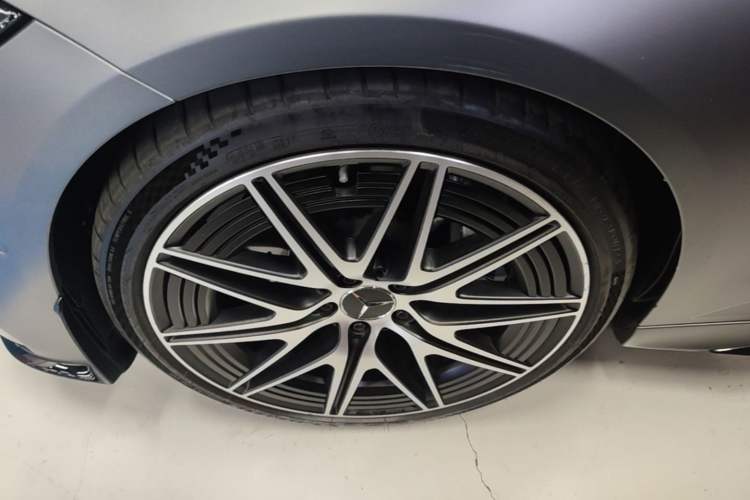 Used Mercedes-Benz C-Class AMG 2024 AMG C 43 4MATIC Special Edition Left Front Wheel Hub