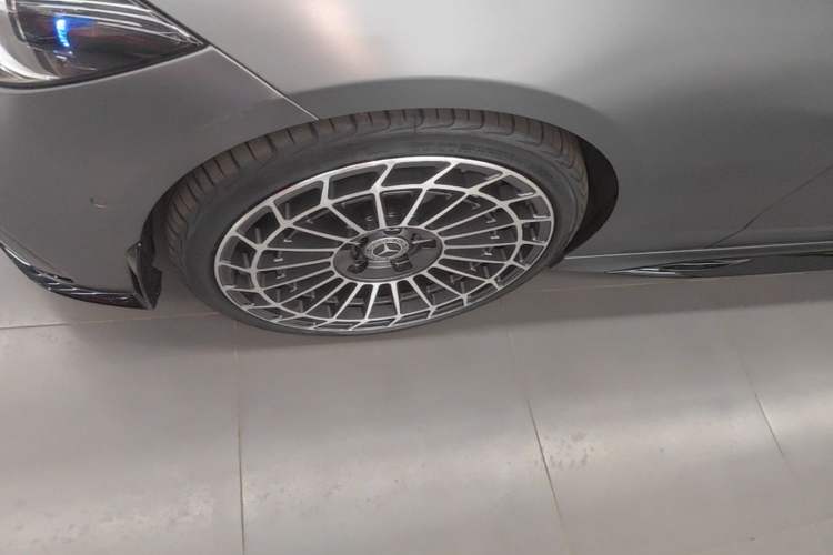 Used Mercedes-Benz C-Class AMG 2024 AMG C 43 4MATIC Special Edition Left Front Wheel Hub