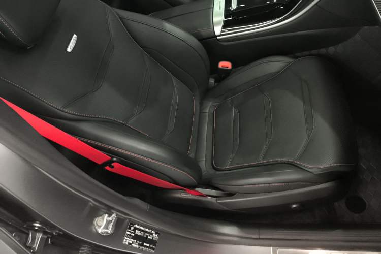 Used Mercedes-Benz C-Class AMG 2024 AMG C 43 4MATIC Right Front Seat