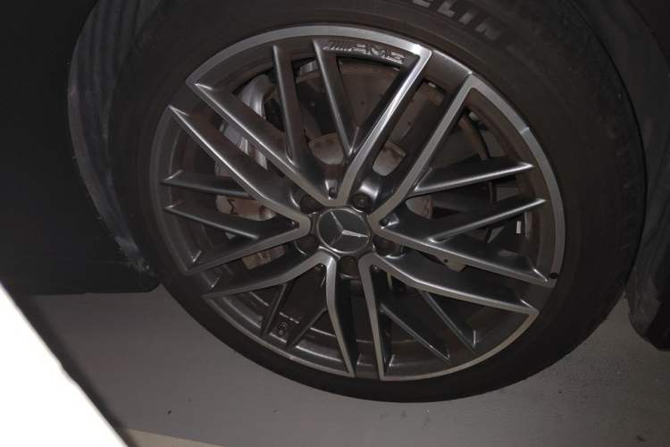 Used Mercedes-Benz C-Class AMG 2024 Facelift AMG C 43 4MATIC Right Front Wheel Hub