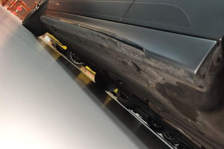 Used Mercedes-Benz C-Class AMG 2024 AMG C 43 4MATIC Special Edition Right Side Sill