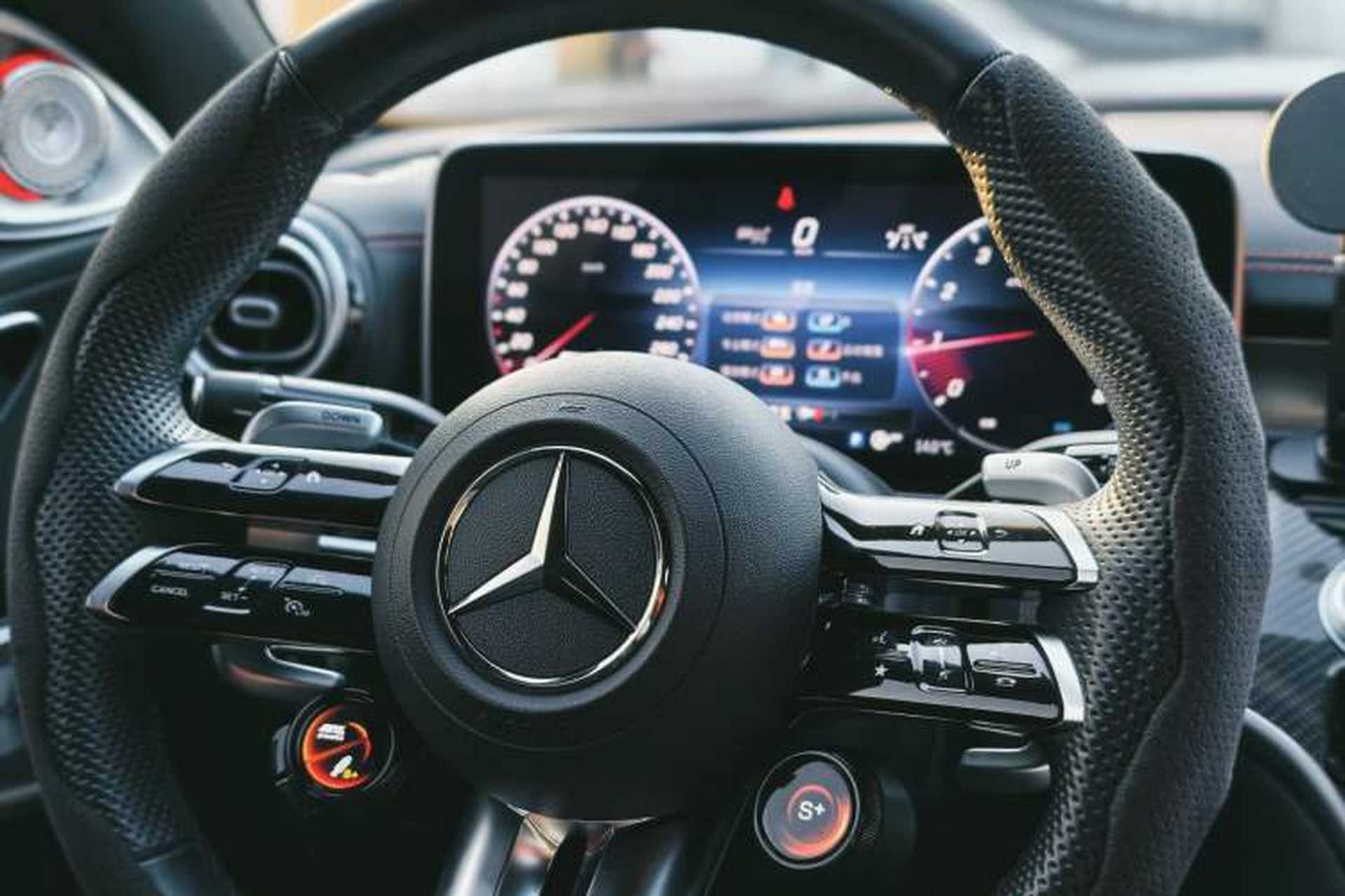Used Mercedes-Benz C-Class AMG 2024 AMG C 43 4MATIC Special Edition Interior 4
