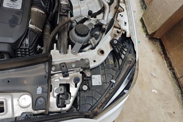 Used Mercedes-Benz C-Class AMG 2024 Facelift AMG C 43 4MATIC Engine Bay Left