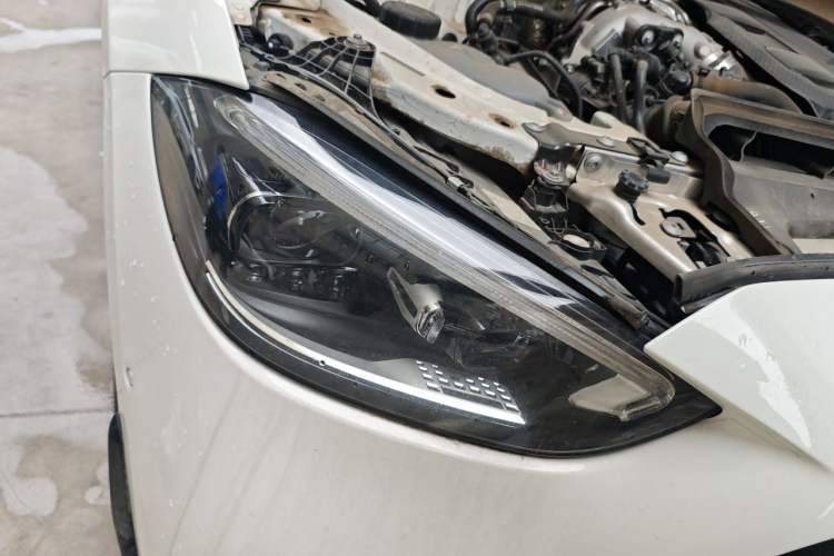 Used Mercedes-Benz C-Class AMG 2024 Facelift AMG C 43 4MATIC Right Front Headlight