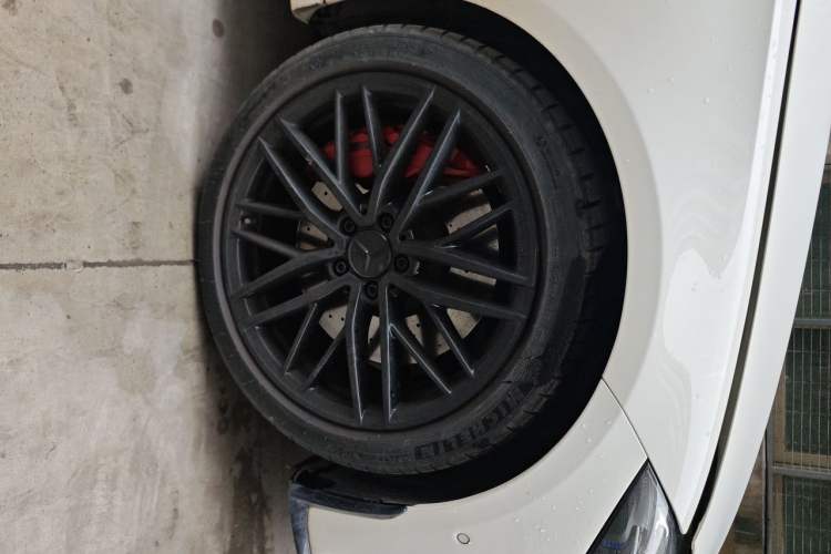 Used Mercedes-Benz C-Class AMG 2024 Facelift AMG C 43 4MATIC Right Front Wheel Hub