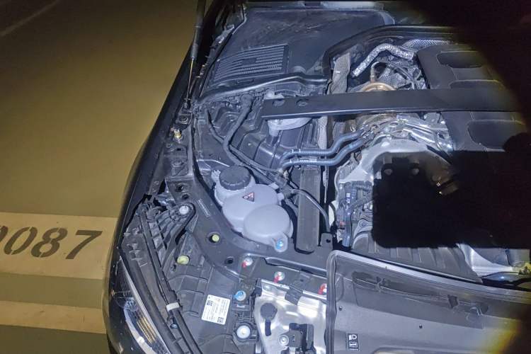 Used Mercedes-Benz C-Class AMG 2026 AMG C 43 4MATIC Engine Bay Right