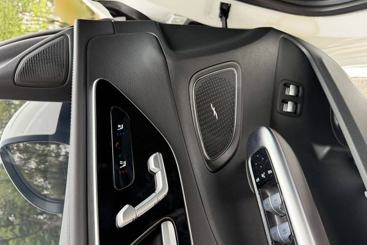 Used Mercedes-Benz C-Class New Energy 2025 C 350 eL Interior 8
