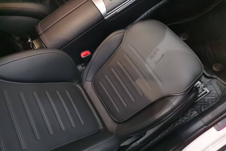 Used Mercedes-Benz C-Class New Energy 2023 C 350 eL Right Front Seat