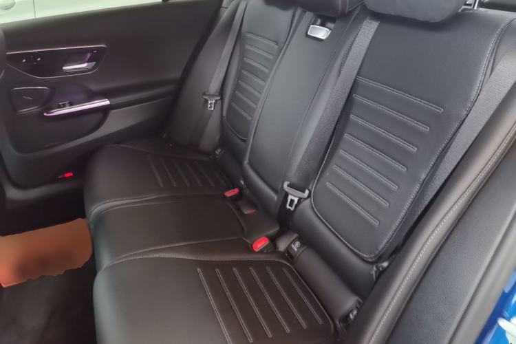 Used Mercedes-Benz C-Class New Energy 2023 C 350 eL Left Rear Seat