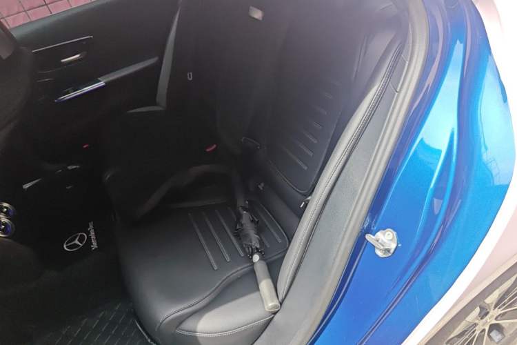 Used Mercedes-Benz C-Class New Energy 2023 C 350 eL Left Rear Seat