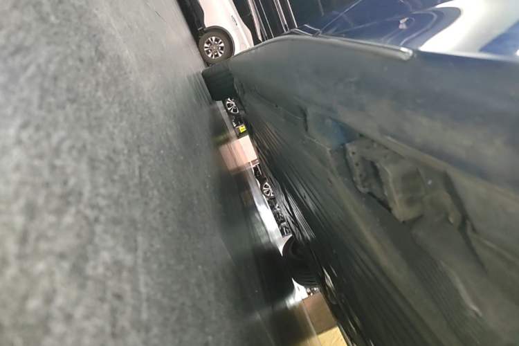 Used Mercedes-Benz C-Class New Energy 2023 C 350 eL Left Side Sill