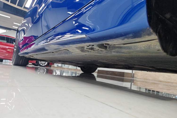 Used Mercedes-Benz C-Class New Energy 2023 C 350 eL Left Side Sill