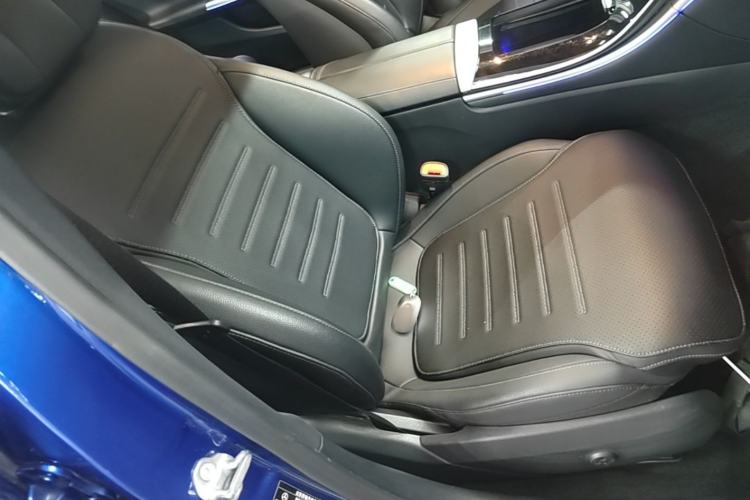 Used Mercedes-Benz C-Class New Energy 2023 C 350 eL Right Front Seat