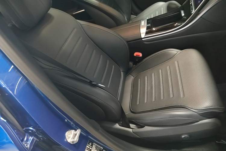 Used Mercedes-Benz C-Class New Energy 2023 C 350 eL Right Front Seat