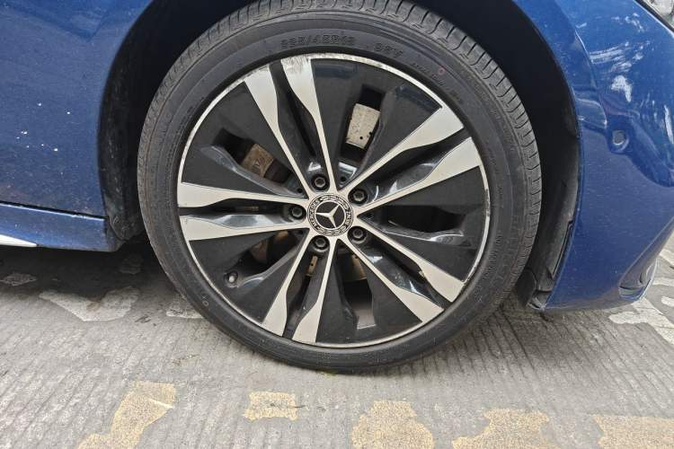 Used Mercedes-Benz C-Class New Energy 2023 Second Facelift C 350 eL Right Front Wheel Hub