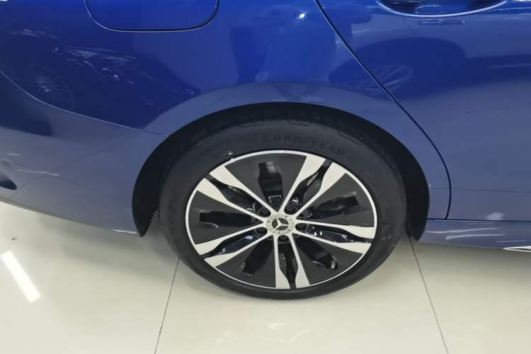 Used Mercedes-Benz C-Class New Energy 2023 C 350 eL Right Rear Wheel Hub