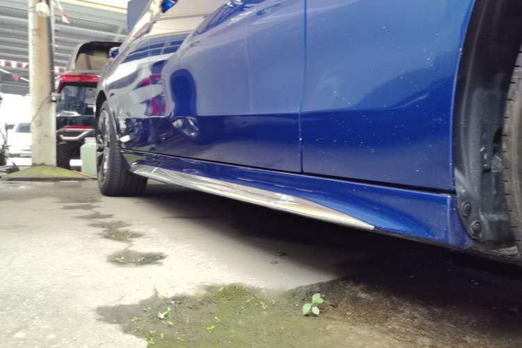 Used Mercedes-Benz C-Class New Energy 2023 C 350 eL Right Side Sill