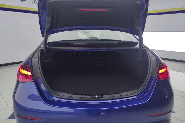 Used Mercedes-Benz C-Class New Energy 2023 C 350 eL Trunk