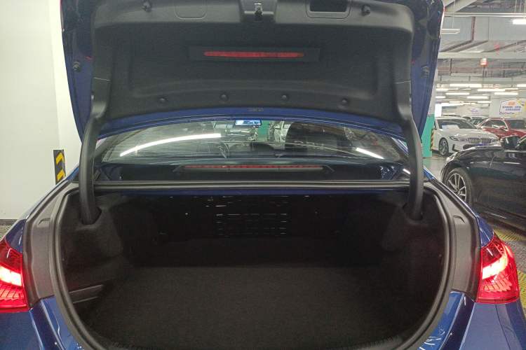 Used Mercedes-Benz C-Class New Energy 2023 C 350 eL Trunk