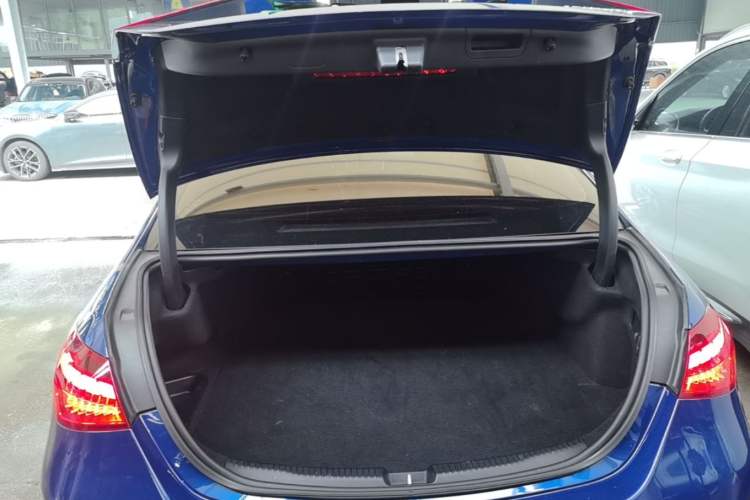 Used Mercedes-Benz C-Class New Energy 2023 C 350 eL Trunk