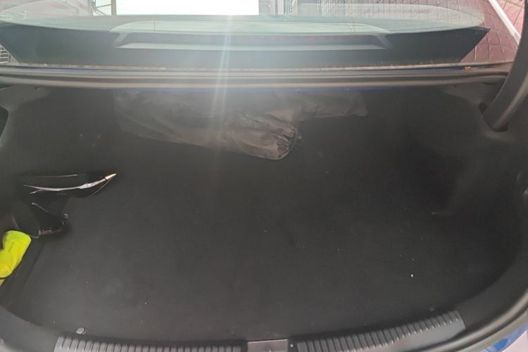 Used Mercedes-Benz C-Class New Energy 2023 C 350 eL Trunk