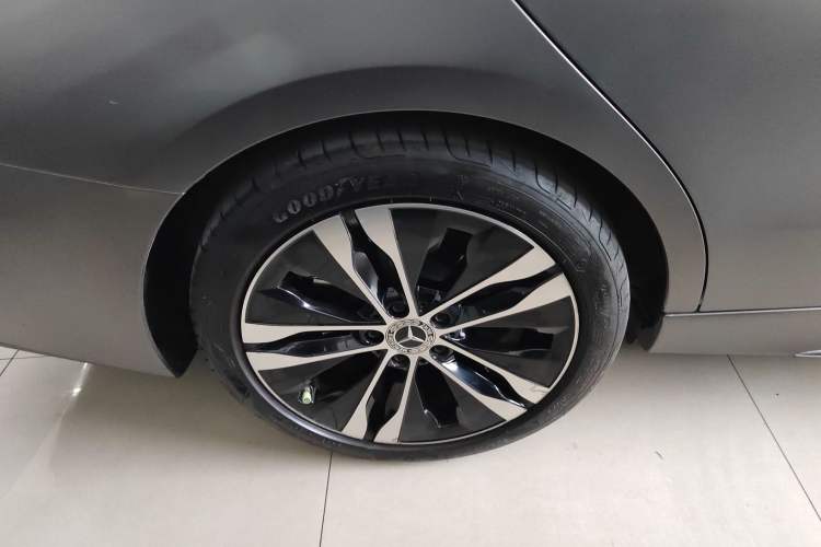 Used Mercedes-Benz C-Class New Energy 2023 Facelift C 350 eL Right Rear Wheel Hub