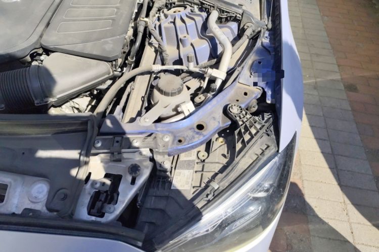 Used Mercedes-Benz C-Class New Energy 2023 C 350 eL Engine Bay Left