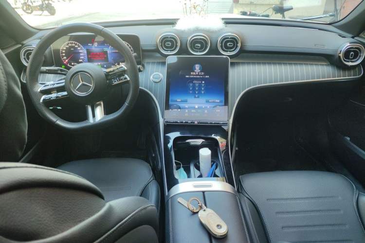Used Mercedes-Benz C-Class New Energy 2023 C 350 eL Center Console