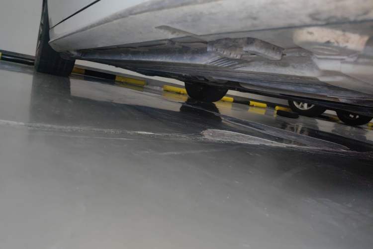 Used Mercedes-Benz C-Class New Energy 2023 C 350 eL Chassis Front Right