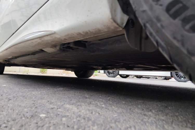 Used Mercedes-Benz C-Class New Energy 2023 C 350 eL Chassis Rear Left