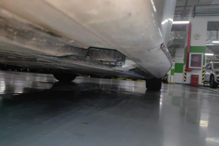 Used Mercedes-Benz C-Class New Energy 2023 C 350 eL Chassis Rear Right