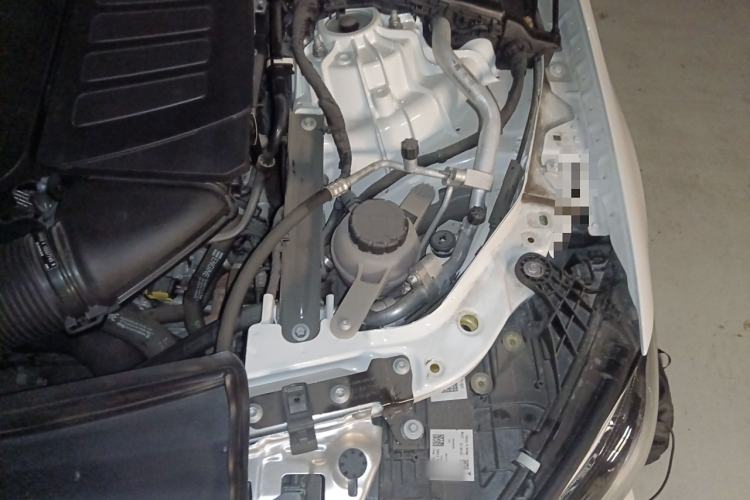 Used Mercedes-Benz C-Class New Energy 2023 Second Facelift C 350 eL Engine Bay Left