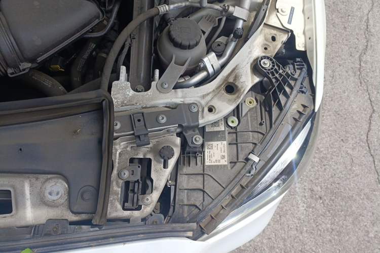 Used Mercedes-Benz C-Class New Energy 2023 Facelift C 350 eL Engine Bay Left