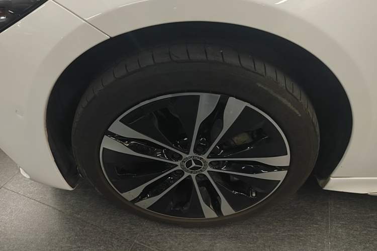 Used Mercedes-Benz C-Class New Energy 2023 C 350 eL Exterior 4
