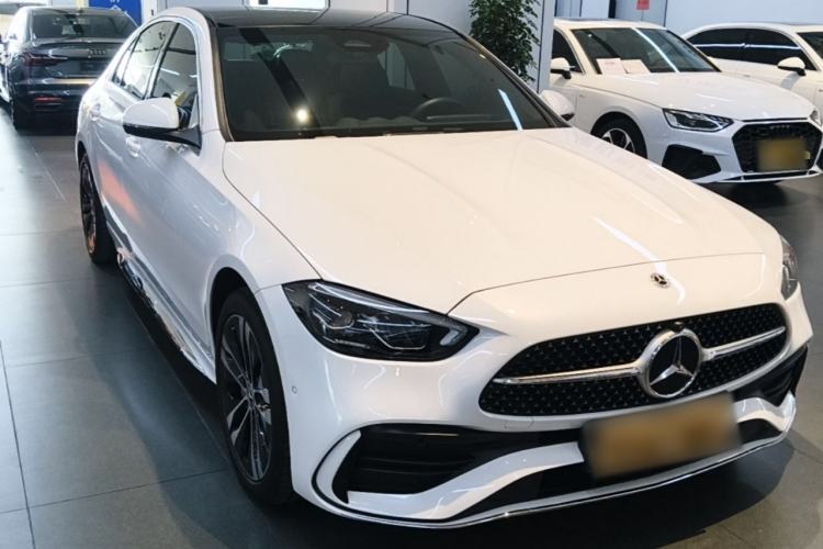 Used Mercedes-Benz C-Class New Energy 2023 Facelift C 350 eL Front Right 45 Deg