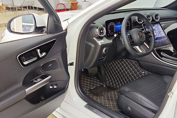 Used Mercedes-Benz C-Class New Energy 2023 Facelift C 350 eL Interior 3