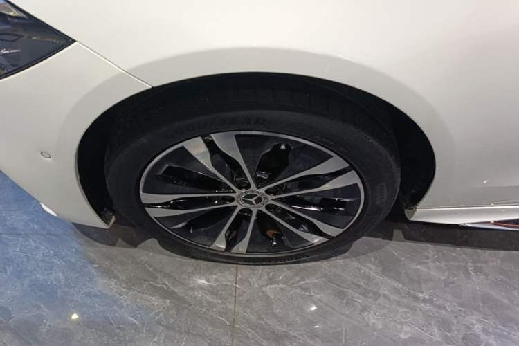 Used Mercedes-Benz C-Class New Energy 2023 Second Facelift C 350 eL Left Front Wheel Hub