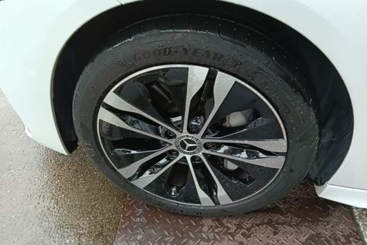 Used Mercedes-Benz C-Class New Energy 2023 Facelift C 350 eL Left Front Wheel Hub