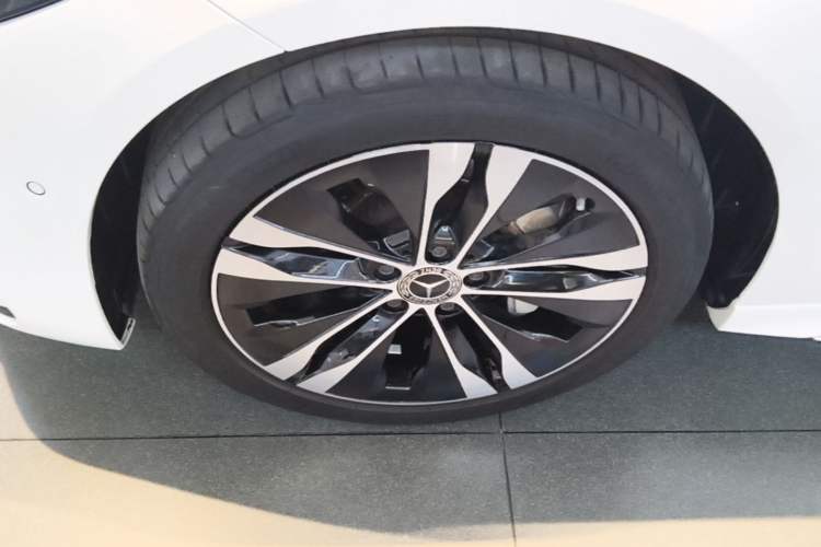 Used Mercedes-Benz C-Class New Energy 2023 Facelift C 350 eL Left Front Wheel Hub
