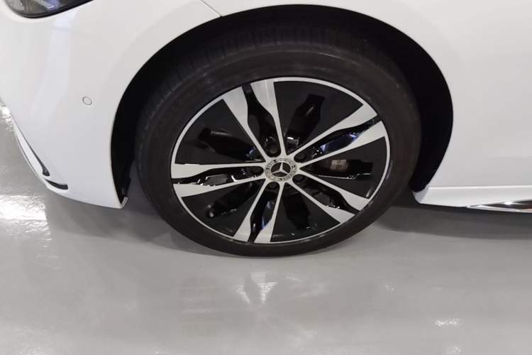 Used Mercedes-Benz C-Class New Energy 2023 C 350 eL Left Front Wheel Hub