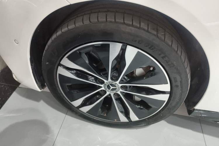 Used Mercedes-Benz C-Class New Energy 2023 Second Facelift C 350 eL Left Front Wheel Hub