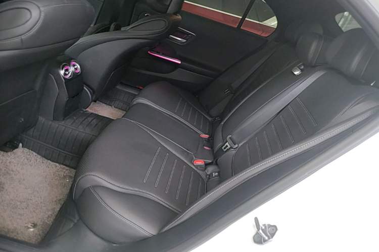 Used Mercedes-Benz C-Class New Energy 2023 Facelift C 350 eL Left Rear Seat