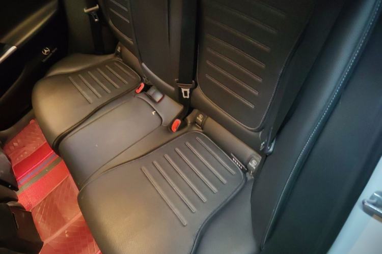 Used Mercedes-Benz C-Class New Energy 2023 C 350 eL Left Rear Seat