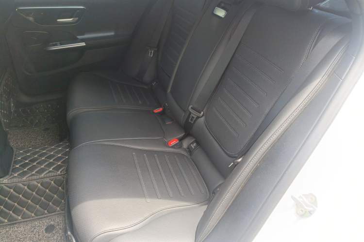 Used Mercedes-Benz C-Class New Energy 2023 Facelift C 350 eL Left Rear Seat
