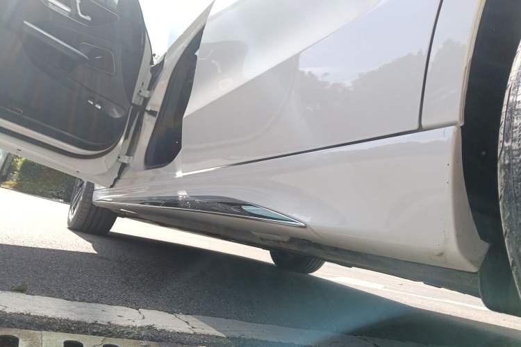 Used Mercedes-Benz C-Class New Energy 2023 Second Facelift C 350 eL Left Side Sill