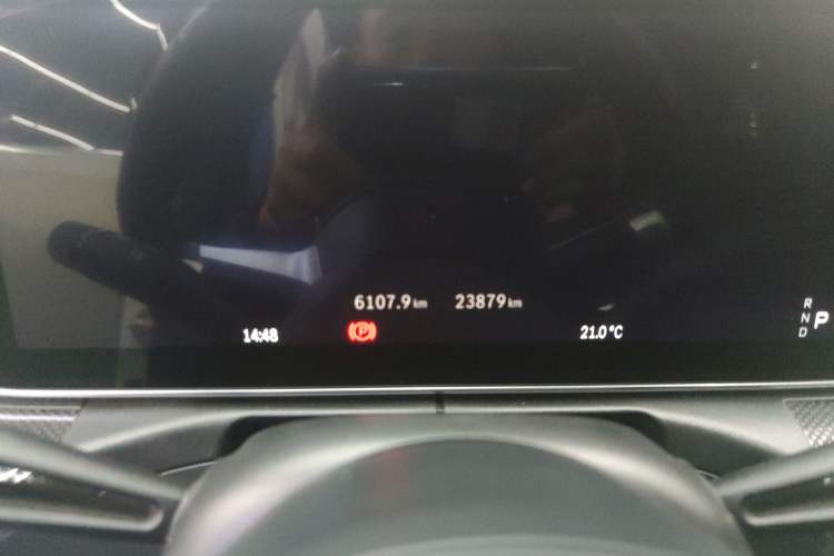 Used Mercedes-Benz C-Class New Energy 2023 Second Facelift C 350 eL Odometer Close Up