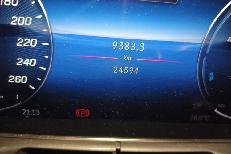 Used Mercedes-Benz C-Class New Energy 2023 C 350 eL Odometer Close Up