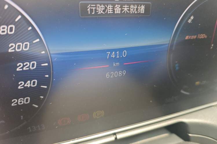 Used Mercedes-Benz C-Class New Energy 2023 Facelift C 350 eL Odometer Close Up