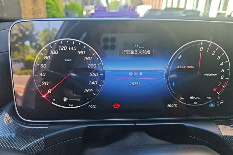 Used Mercedes-Benz C-Class New Energy 2023 Second Facelift C 350 eL Odometer Close Up